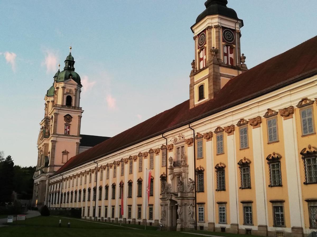 K14 - Oase Im Grunen Markt Sankt Florian Kültér fotó